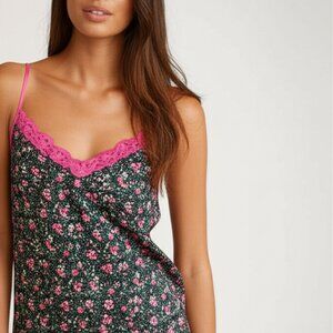 Atrium Tank Top Women's M Floral Lace Trim Silky V Neck Green Pink Romantic